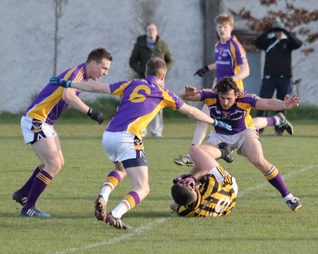 AFl 1 v Naomh Mearnóg