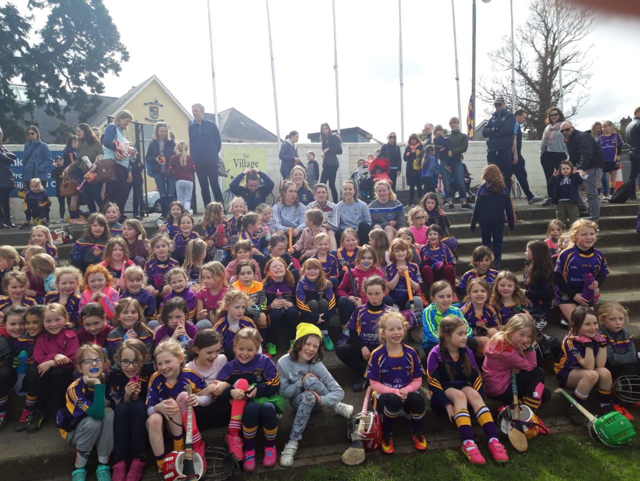 Senior Ladies Football & Camogie Visit U8's