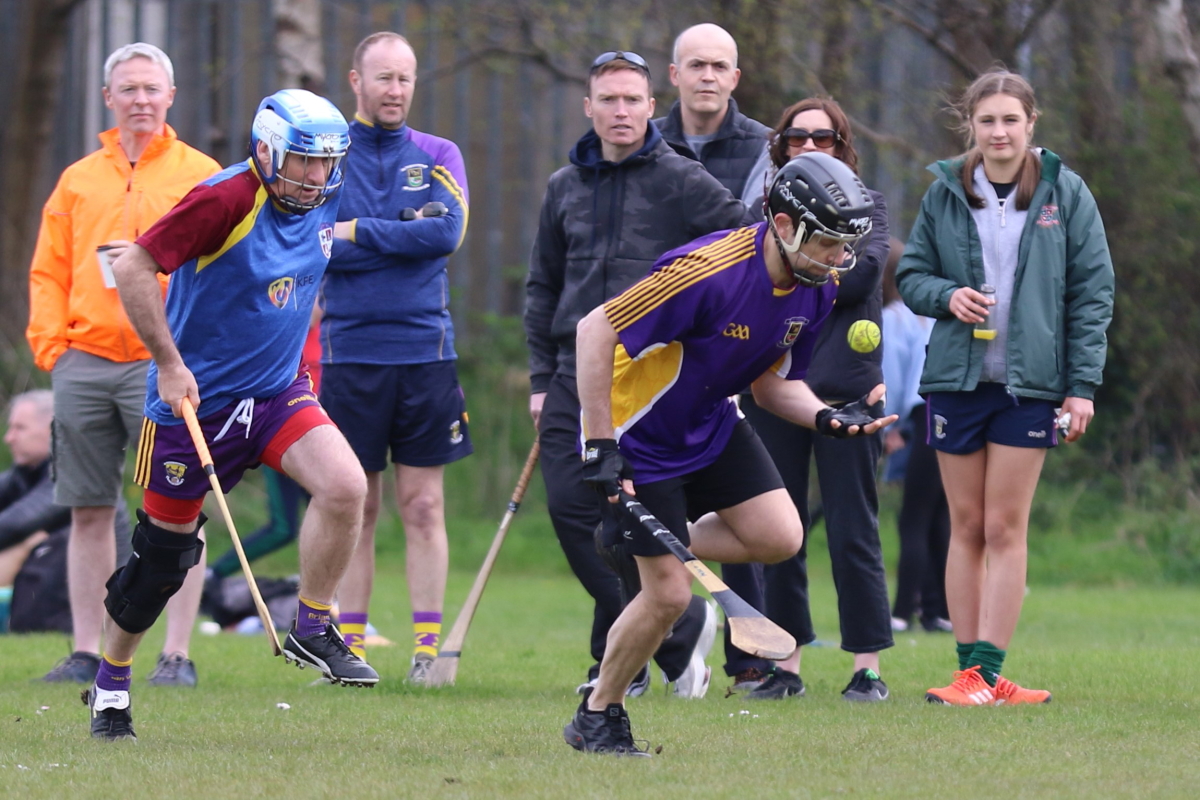 Social Hurlers compete the Naomh Olafs Easter Blizt