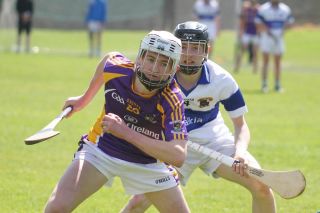 MHL1 action v St. Vincents (photo by Steven Dagg)