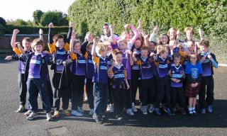 Múinteoirí agus scoláirí Scoil Lorcáín