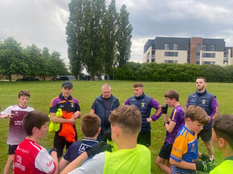 AFL 1/2 Coaching our Under age players