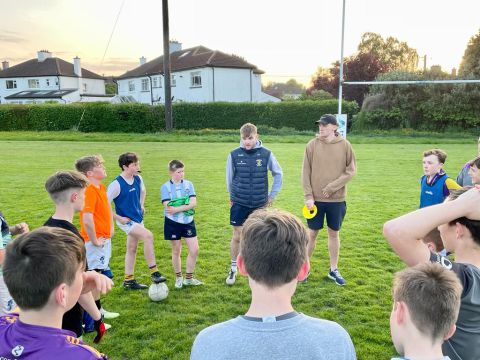 AFL 1/2 Coaching our Under age players