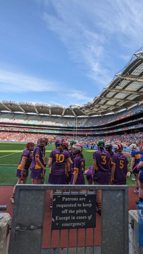 Pre match team talk